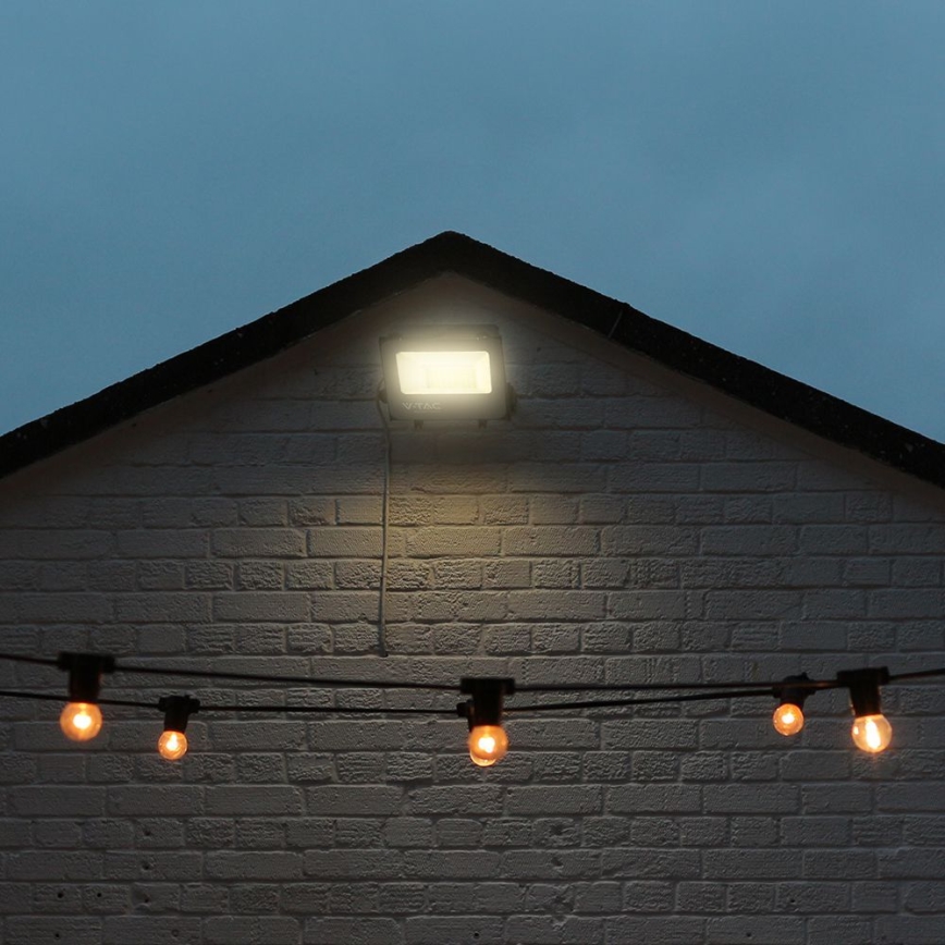 LED RGBW Ljusreglerad strålkastare LED/30W/230V IP65 grå + fjärrkontroll