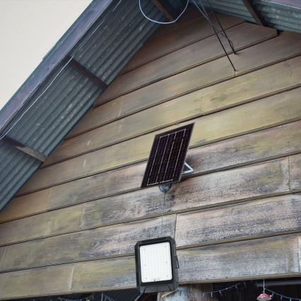 LED Solar strålkastare LED/10W/3,7V IP65 4000K svart + fjärrkontroll