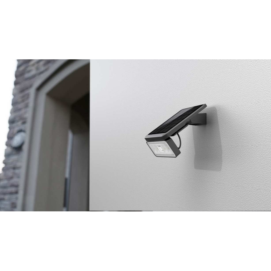 LED Solar utomhus strålkastare med sensor LED/8W/3,7V IP54 svart