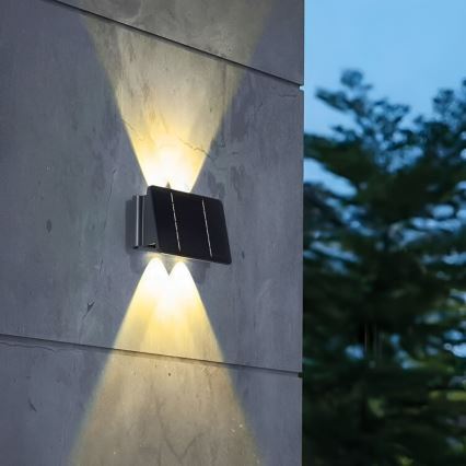 LED solcell väggbelysning 4xLED/1,5W/3,7V IP54 svart