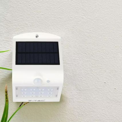 LED solcell väggbelysning med sensor LED/1.5W/3,7V IP65 1200 mAh