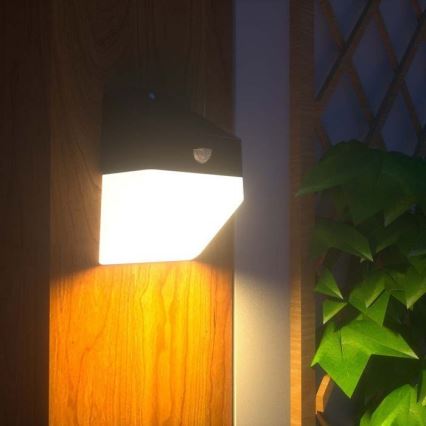 LED solcell väggbelysning med sensor LED/2W/3,7V 4000K IP65 1200 mAh