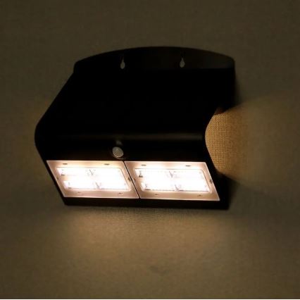 LED Solcell väggbelysning med sensor LED/7W/3,7V 4000K IP65 svart
