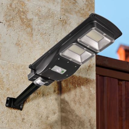 LED Solcellsgatulampa med sensor STREET 2xLED/6W/3,2V 12000 mAh IP65 + fjärrkontroll