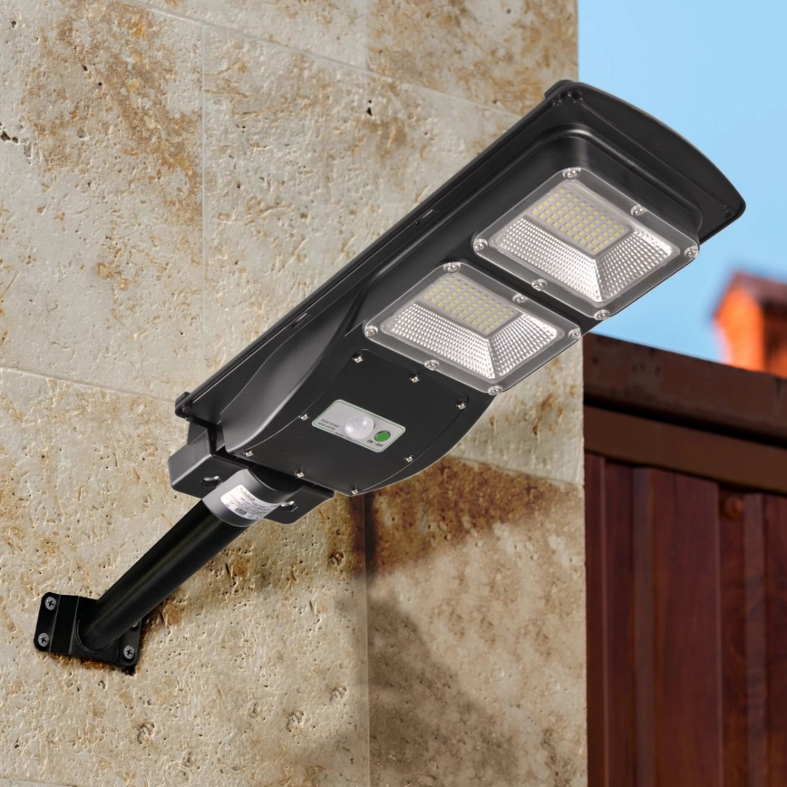 LED Solcellsgatulampa med sensor STREET 2xLED/6W/3,2V 12000 mAh IP65 + fjärrkontroll