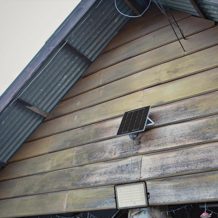 LED Utomhus ljusreglerad solcell strålkastare LED/15W/3,2V IP65 6400K svart + fjärrkontroll