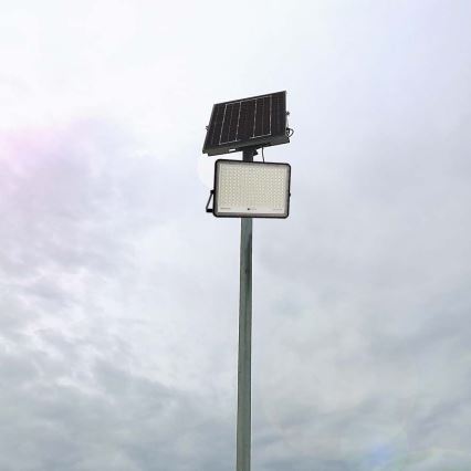 LED Solcellstrålkastare utomhus LED/30W/3,2V 4000K svart IP65 + fjärrkontroll