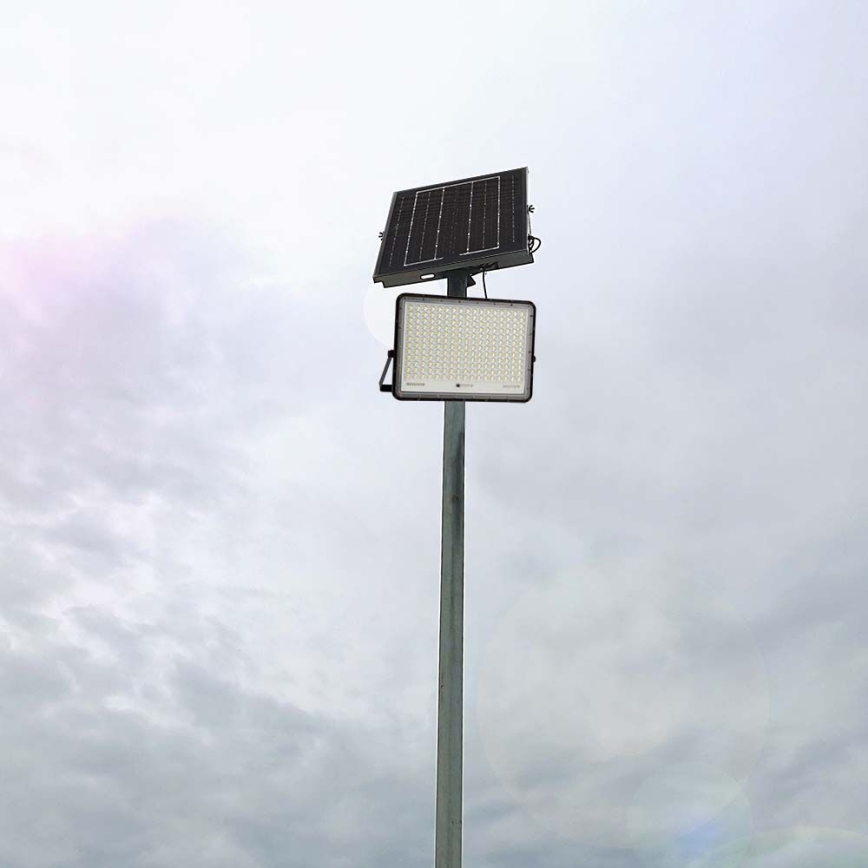 LED Solcellstrålkastare utomhus LED/30W/3,2V 4000K svart IP65 + fjärrkontroll