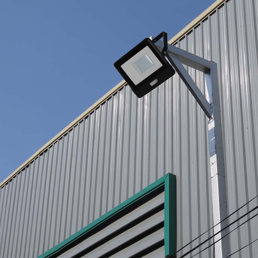 LED strålkastare med sensor LED/50W/230V 4000K IP65 svart