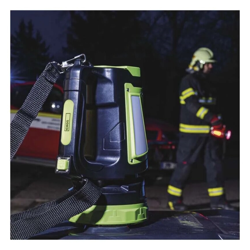 LED uppladdningsbar ficklampa LED/3,7V IP44 850 lm 8000mAh
