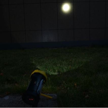 LED uppladdningsbar ficklampa LED/5W/4000mAh + LED/3W