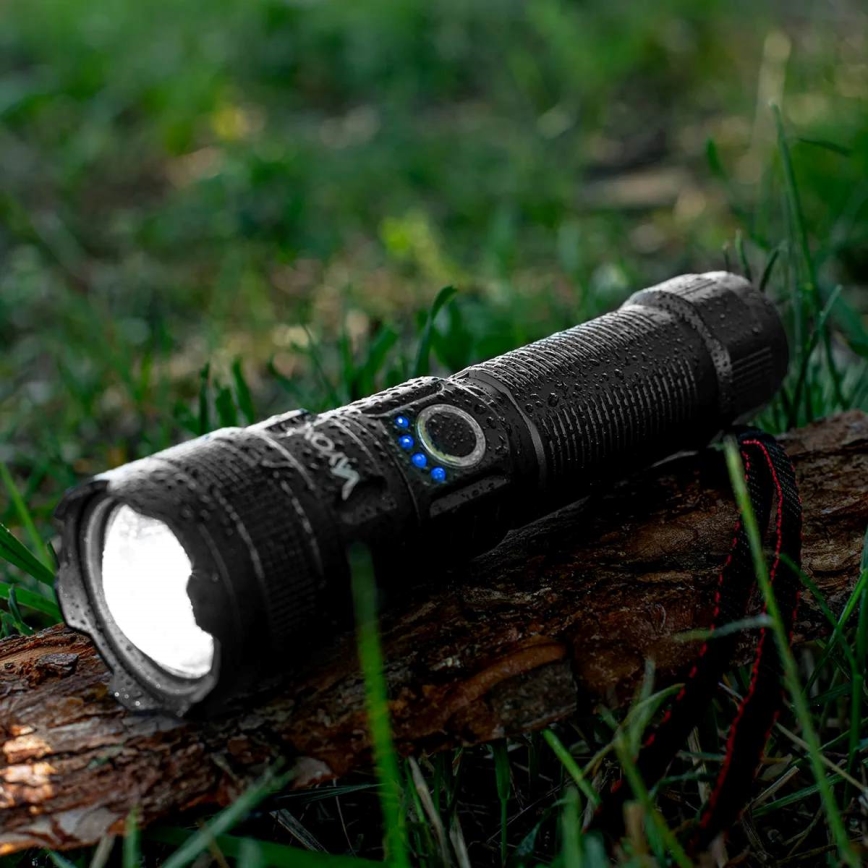 LED Dimbar uppladdningsbar ficklampa med strömbank funktion LED/10W/5V IPX4 600 glansig 2000 mAh