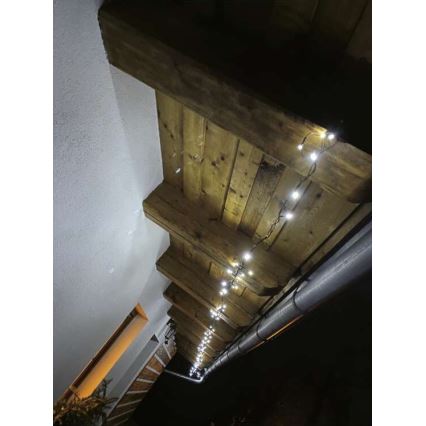 LED utomhus julkedja  40xLED/9m IP44 kall vit 
