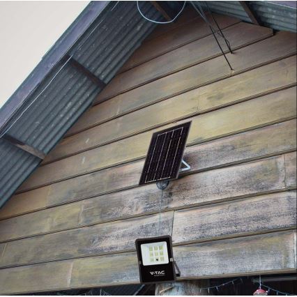 LED Utomhus solcell strålkastare LED/6W/3,2V 6400K IP65 + fjärrkontroll