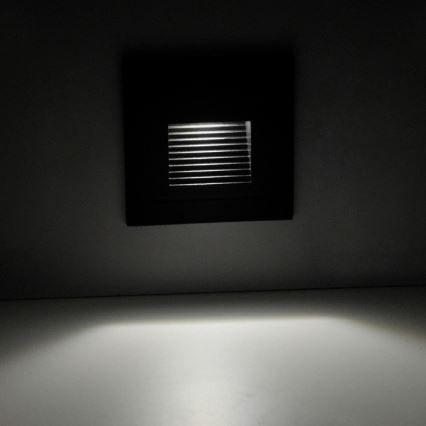 LED Utomhus Trappljus Q6 LED/3W/230V IP44