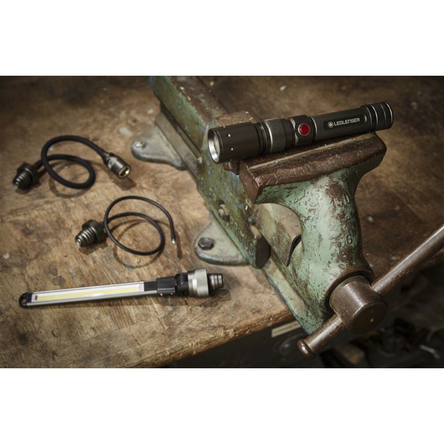 Ledlenser WORKERS FRIEND - dimbar uppladdningsbar LED-ficklampa, 2500 mAh, 280 lm, 80 h, svart