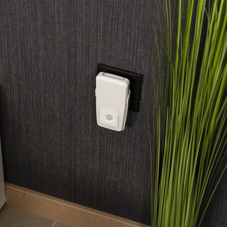 Ledvance - LED navigationslampa med stickkontakt med sensor LUNETTA LED/2W/230V