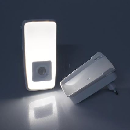 Ledvance - LED navigationslampa med stickkontakt med sensor LUNETTA LED/2W/230V
