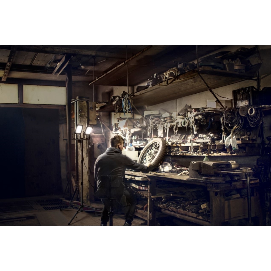 Ledvance - LED Utomhusstrålkastare med stativ WORKLIGHT TRIPOD 2xLED/10W/230V 6500K IP65