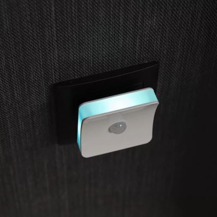 Ledvance - LED RGB Orienteringslampa med sensor för vägguttag LUNETTA LED/0,3W/230V