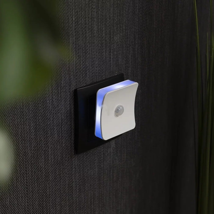 Ledvance-LED RGB Orientation socket belysning med en sensor LUNETTA LED/0,3W/230