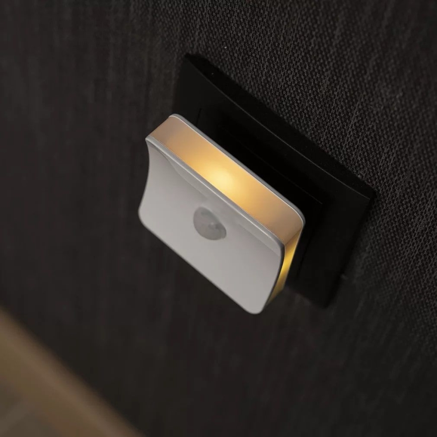 Ledvance-LED RGB Orientation socket belysning med en sensor LUNETTA LED/0,3W/230