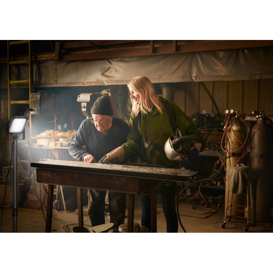 Ledvance - LED strålkastare för utomhusbruk med holder WORKLIGHT TRIPOD LED/30W/230V 6500K IP65