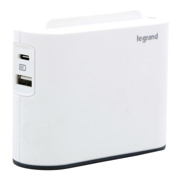 Legrand 049401 - Uttagssplitter 2Z Typ C + USB-A + USB-C vit