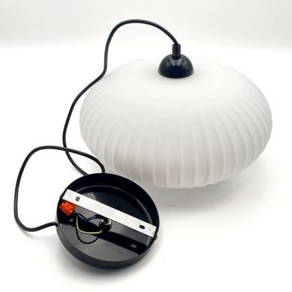 Ljuskrona med textilsladd HARMA 1xE27/15W/230V diameter 30 cm vit/svart