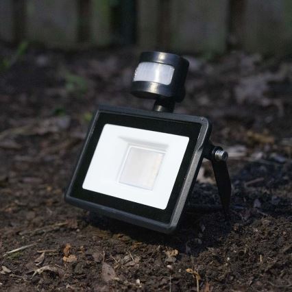 LED Dimbar strålkastare med rörelsesensor SmartLife LED/20W/230V 3000-6500K IP44 Wi-Fi