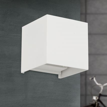 LED vägglampa för utomhusbruk CUBE 2xLED/3W/230V IP54 vit
