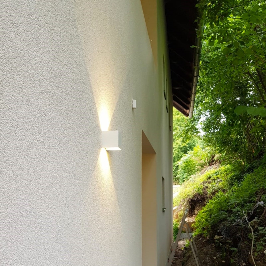 LED vägglampa för utomhusbruk CUBE 2xLED/3W/230V IP54 vit