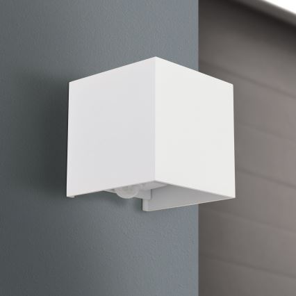 LED Utomhusbelysning med rörelse och skymningssensor CUBE-S LED/13W/230V IP54 vit