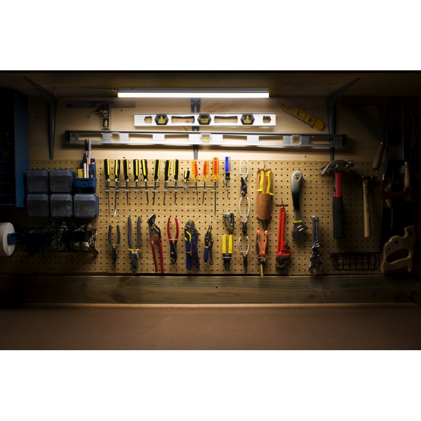 Osram - LED-armatur för underbyggnad med rörelsesensor BATTEN LED/4W/230V 3000K 60 cm vit