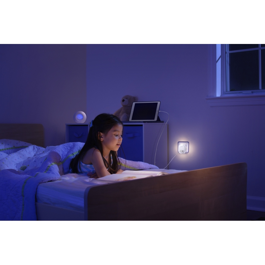 Osram - LED-nattlampa för vägguttag med sensor och USB-port LUNETTA LED/12,5W/230V vit