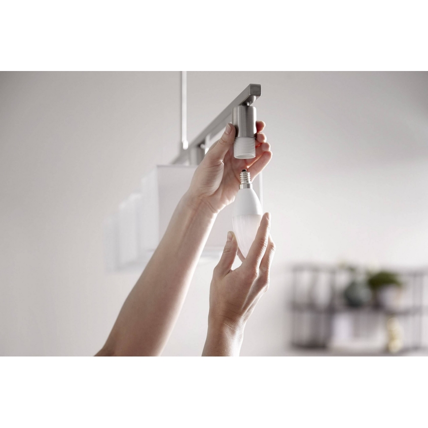 PAKET 2x Dimbar LED-lampa Philips Hue Vit E14/5,5W/230V 2700K