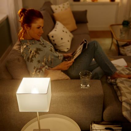 PAKET 2x Dimbar LED-lampa Philips Hue Vit E14/5,5W/230V 2700K
