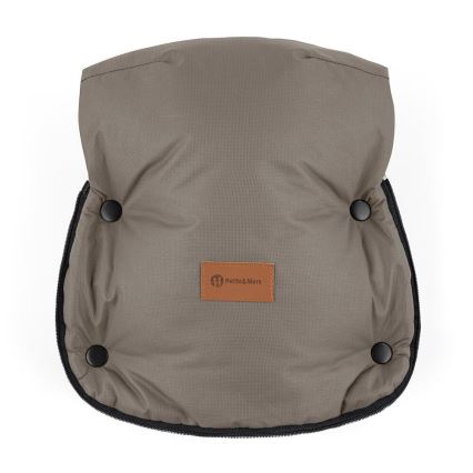 PETITE&MARS - Handmuff för barnvagn FURRY Mocha Mousse