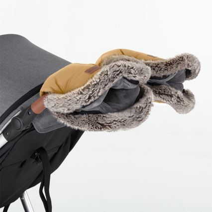 PETITE&MARS - KIT Baby åkpåse 4i1 COMFY + handmuff för barnvagn FURRY Elegant Caramel