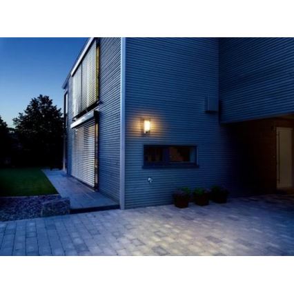 Philips - Utomhus vägglampa  med sensor  BRIDGE 1xE27/15W/230V IP44