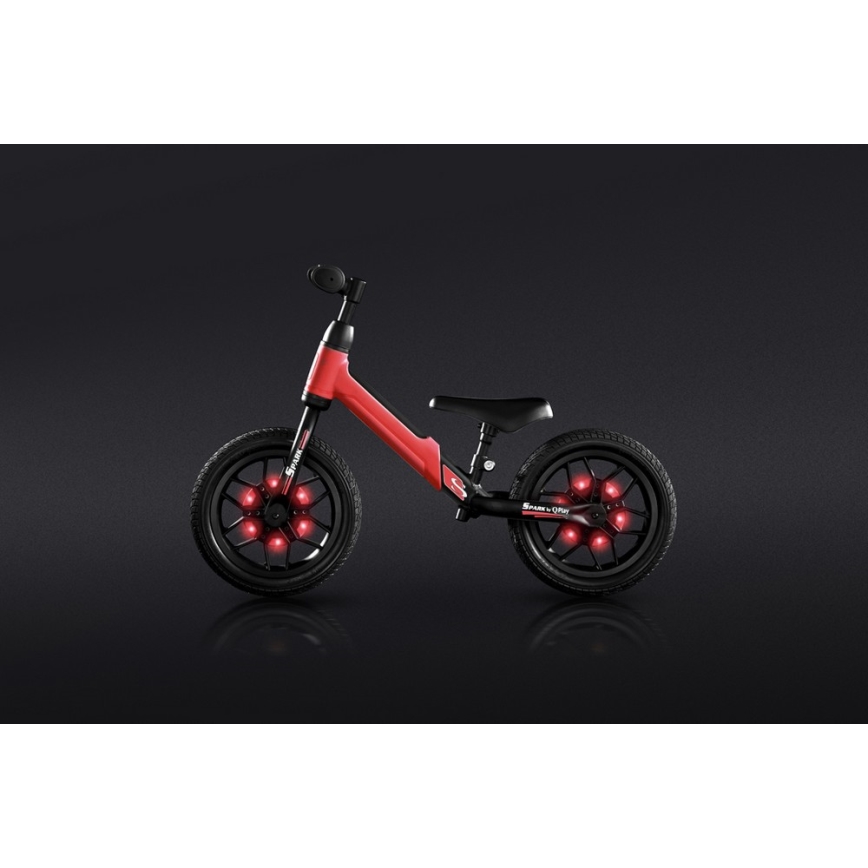 QPlay - Spark balanscykel med LED-lampor på hjulen röd