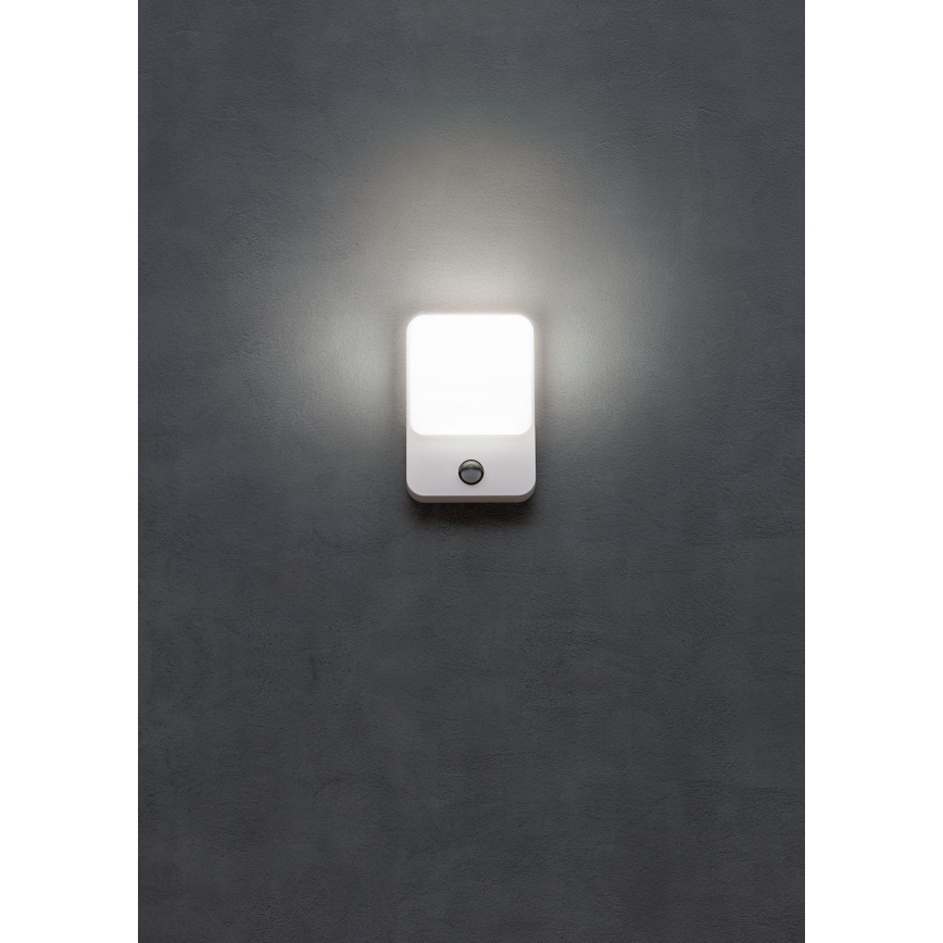 Redo 90132 - COLIN LED utomhusvägglampa med rörelse- och skymningssensor, 9W/230V, 4000K, IP54, vit