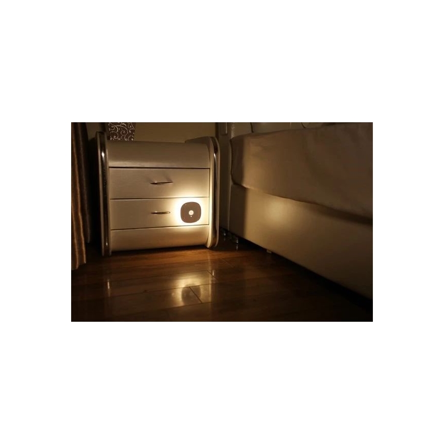 LED nattlampa med sensor LED/0,45W/3xAAA 3000K vit