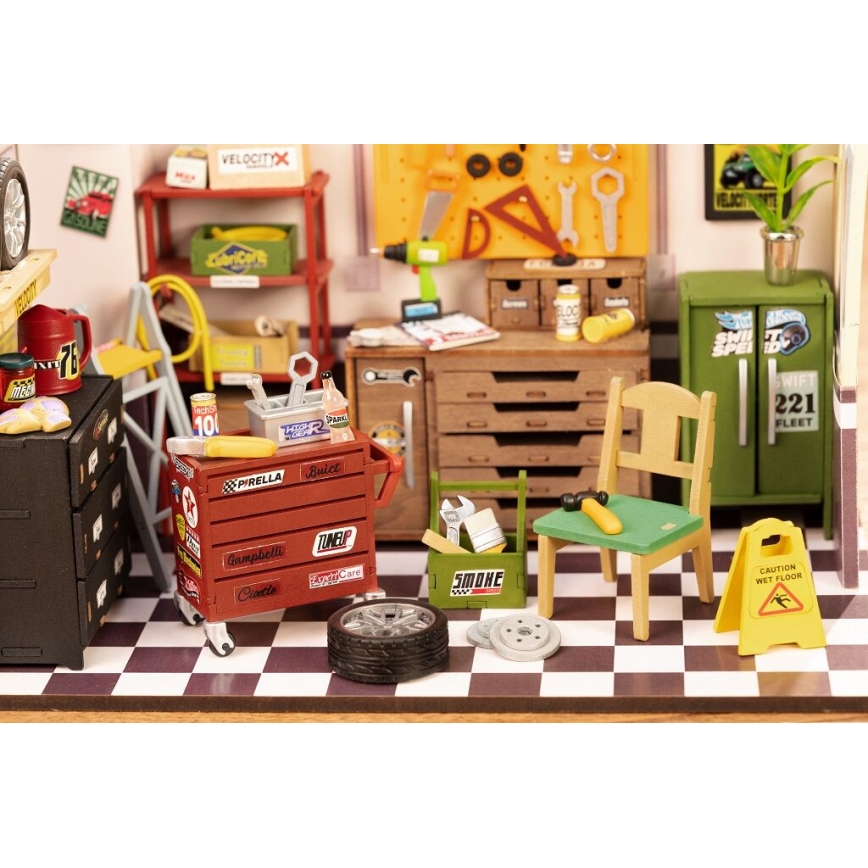 RoboTime - Miniatyrhus Garage 2xAAA