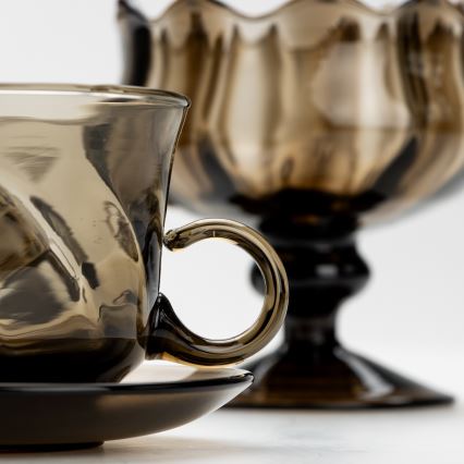 Set med 6 glas koppar med fat och 1 rökfärgad sockerskål