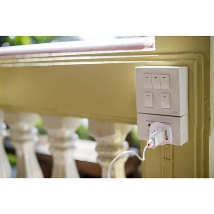 SKROSS PA30 - Universell Reseadapter 230V