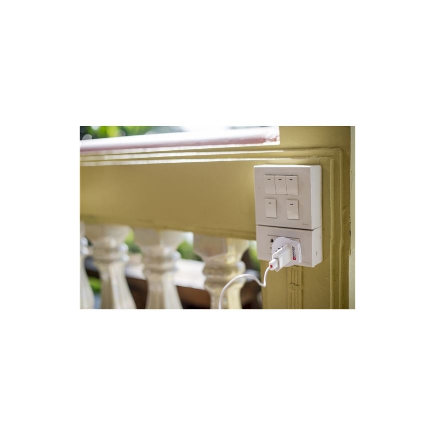 SKROSS PA30 - Universell Reseadapter 230V