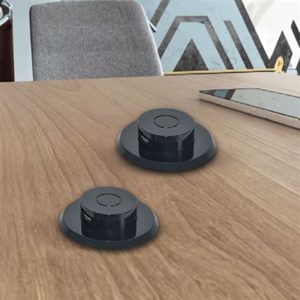 Inbyggd USB laddare USB A+C svart