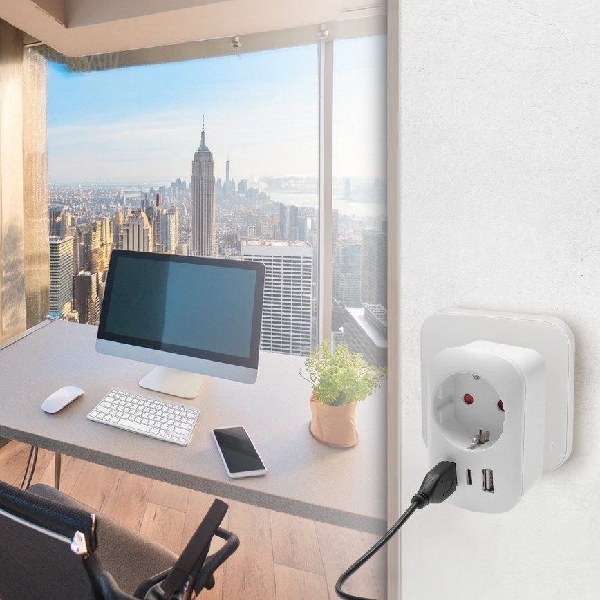 Reseadapter för USA 230V 2x USB-A + 1x USB-C