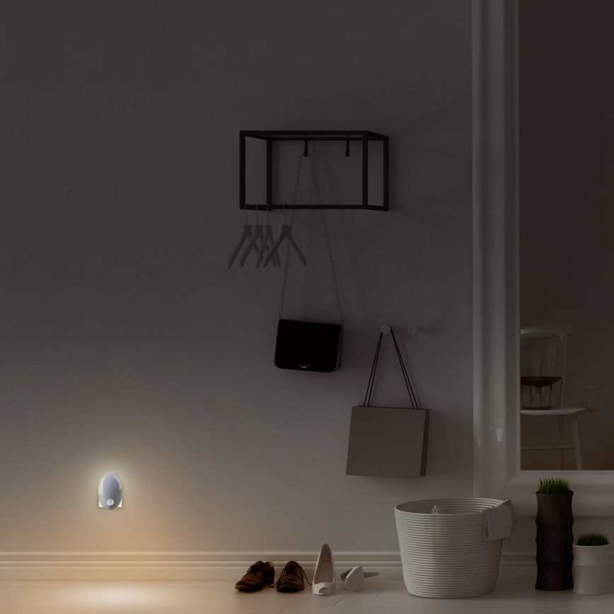 LED Nattlampa med sensor för vägguttag LED/0,7W/230V 3000K